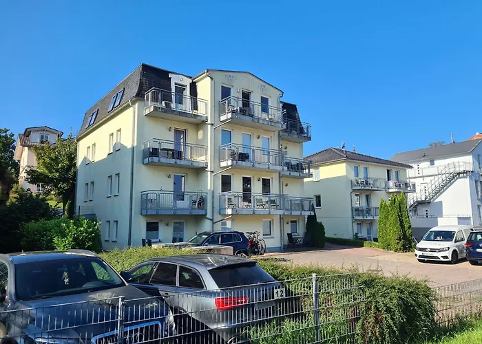 Appartementhaus Goethe 01 *